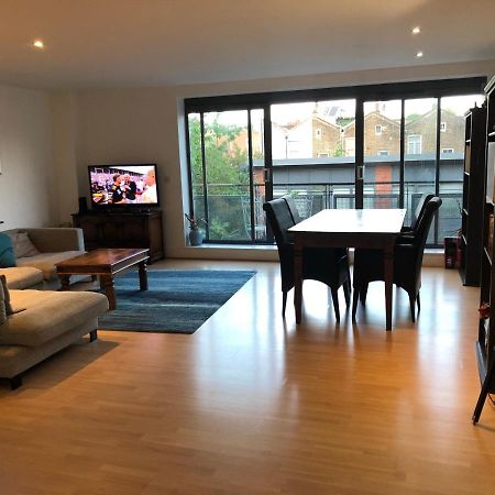 Spacious, Bright And Modern Flat In Holloway London Exterior photo